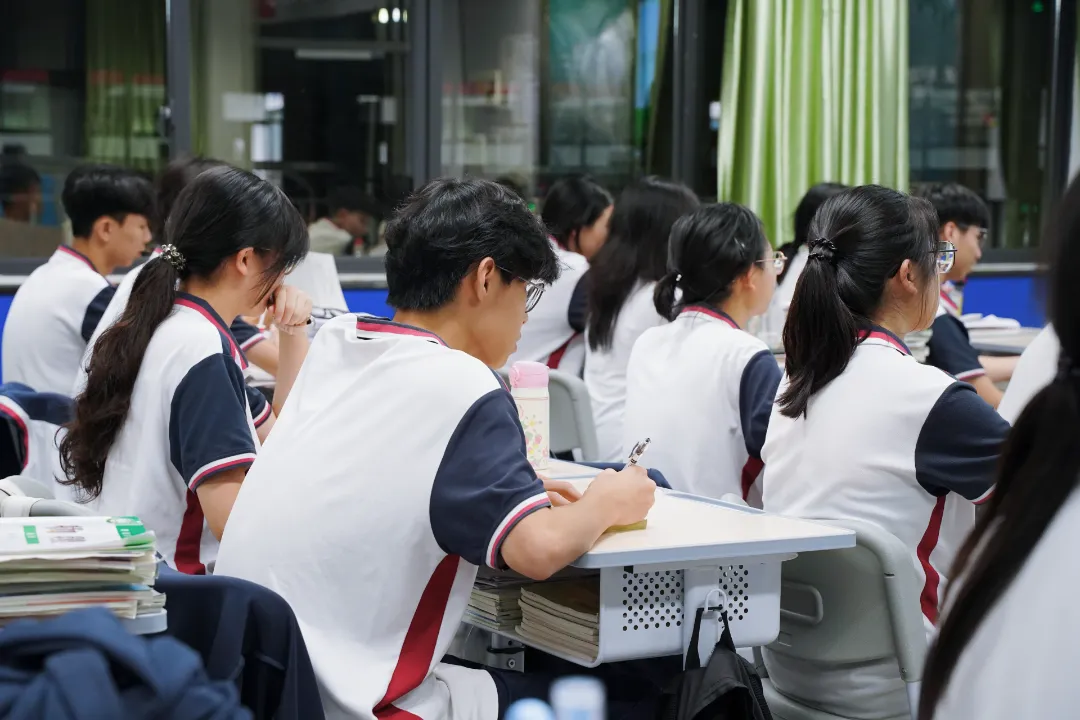 以考促学,检验成效|荣源龙高级中学高一、高二月考 以考促学,检验成效|荣源龙高级中学高一、高二月考