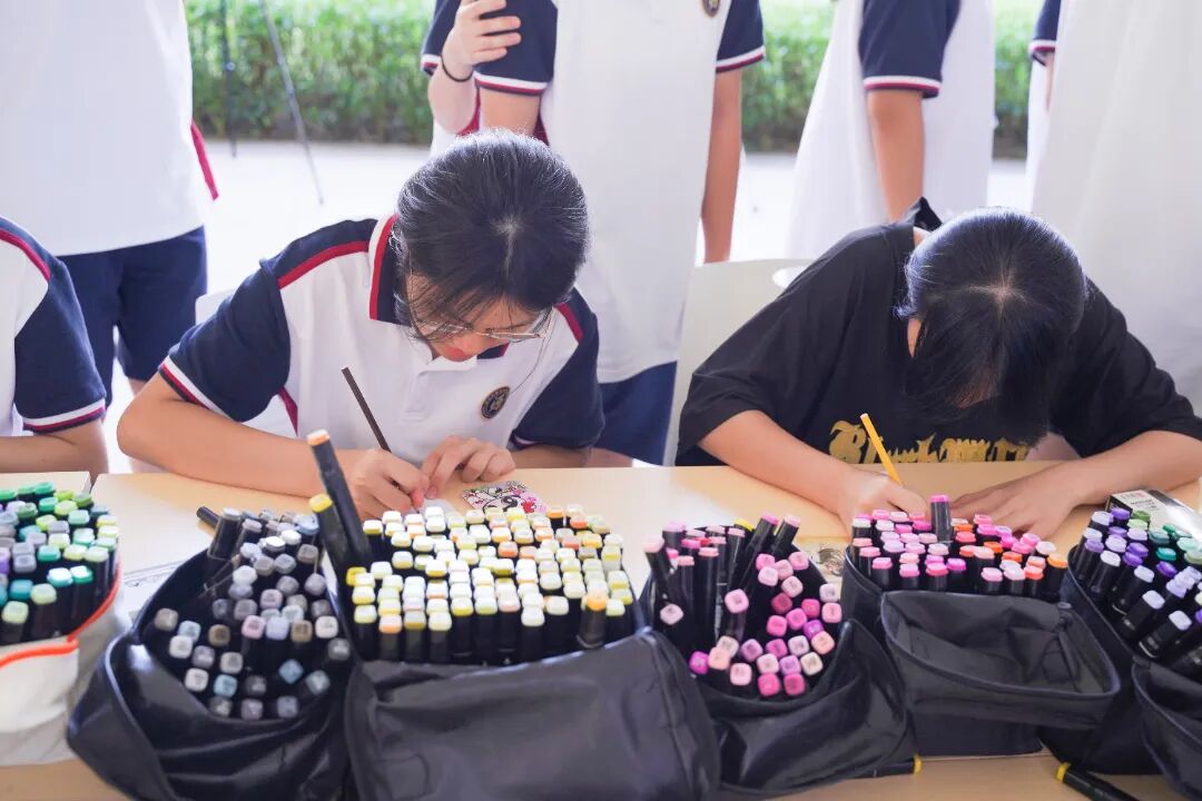 艺趣满校园!荣源龙高级中学美术嘉年华圆满落幕 艺趣满校园!荣源龙高级中学美术嘉年华圆满落幕