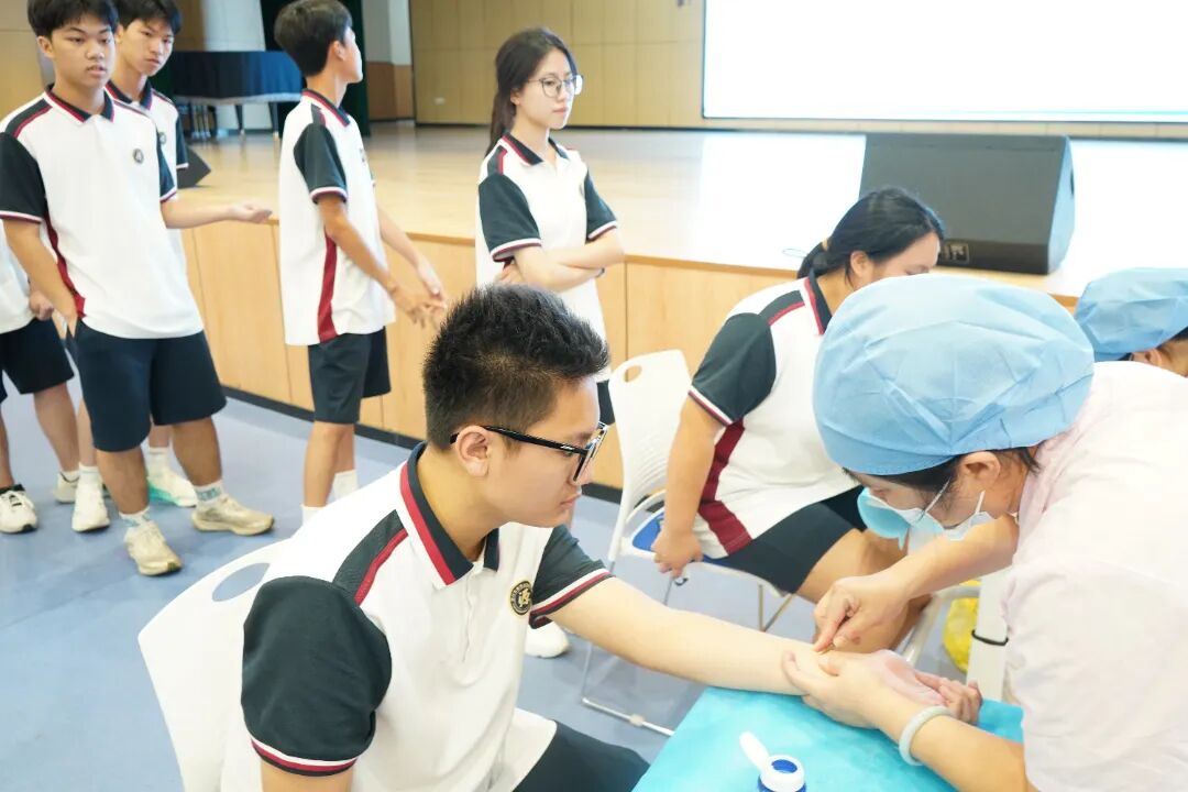 守护健康,从 “肺” 开始!荣源龙高级中学高一新生结核病筛查有序开展 守护健康,从 “肺” 开始!荣源龙高级中学高一新生结核病筛查有序开展