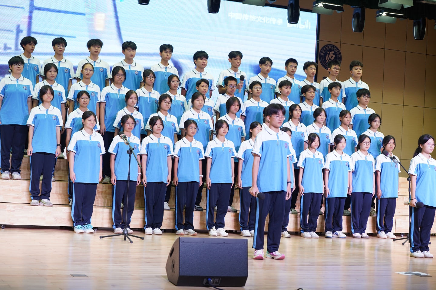 青春献礼，强国有我 | 肇庆市荣源龙高级中学班级红歌合唱比赛圆满落幕