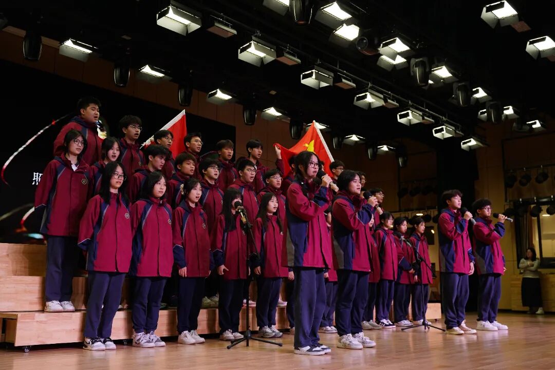 青春献礼,强国有我 | 肇庆市荣源龙高级中学班级红歌合唱比赛圆满落幕 青春献礼,强国有我 | 肇庆市荣源龙高级中学班级红歌合唱比赛圆满落幕