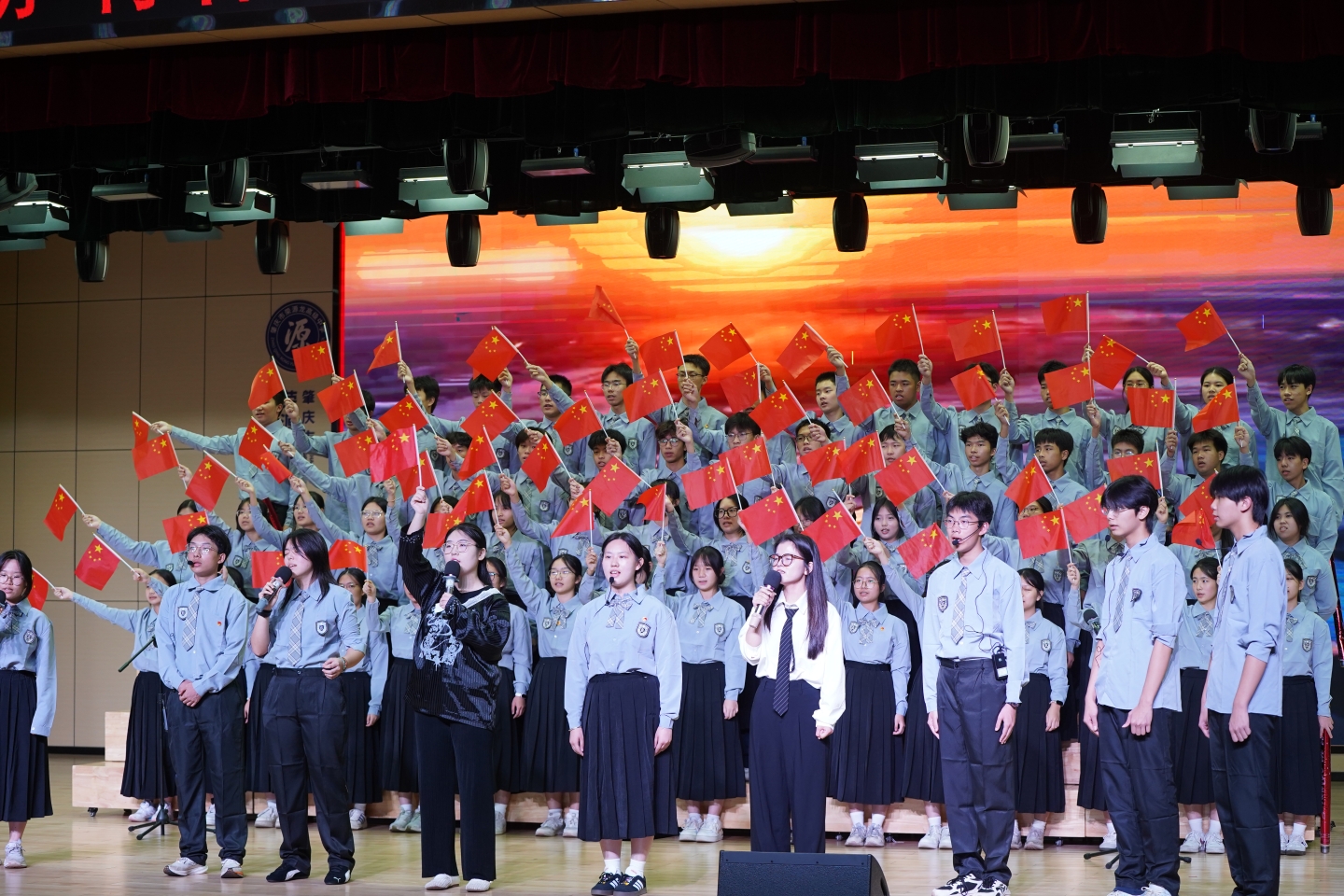 青春献礼，强国有我 | 肇庆市荣源龙高级中学班级红歌合唱比赛圆满落幕