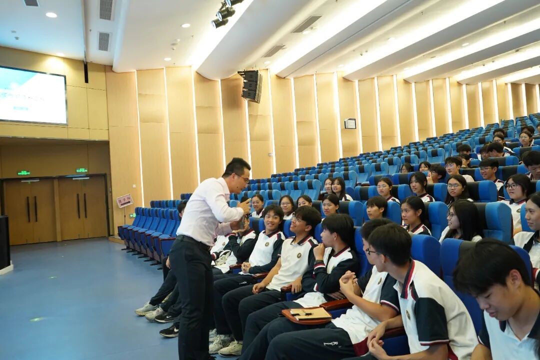 高一选科专题讲座  解锁升学最优解