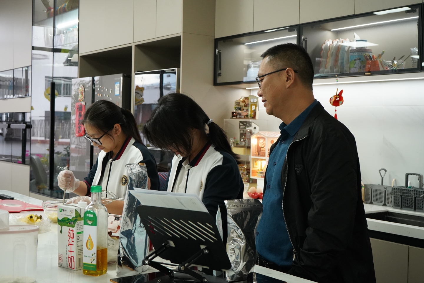 初高衔接启新程,家校同心伴成长 —— 荣源龙高级中学高一家长课堂圆满落幕 初高衔接启新程,家校同心伴成长 —— 荣源龙高级中学高一家长课堂圆满落幕