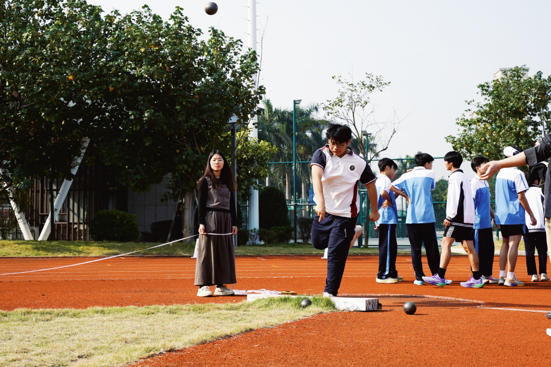 展运动风采，砺青春锋芒——荣源龙高级中学运动会圆满落幕