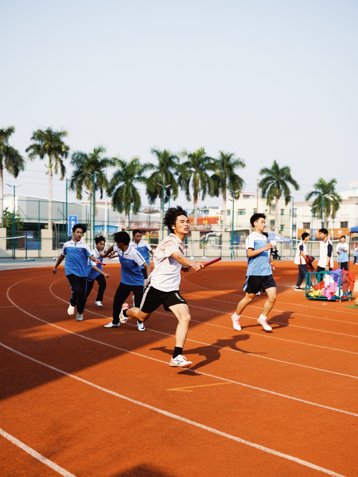 展运动风采，砺青春锋芒——荣源龙高级中学运动会圆满落幕