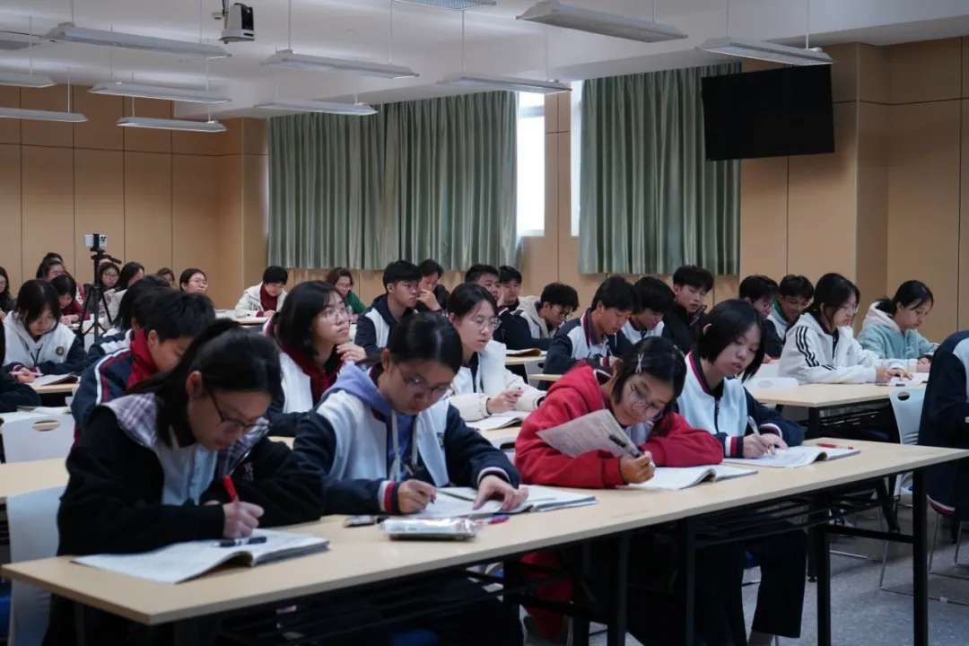 教研赋能强管理 精耕课堂育新苗——荣源龙高中以研促教焕活力