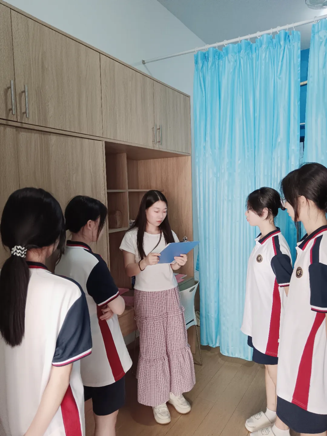 【守望者手记】深夜的灯与清晨的笑：做孩子离家后的“暖心港湾”