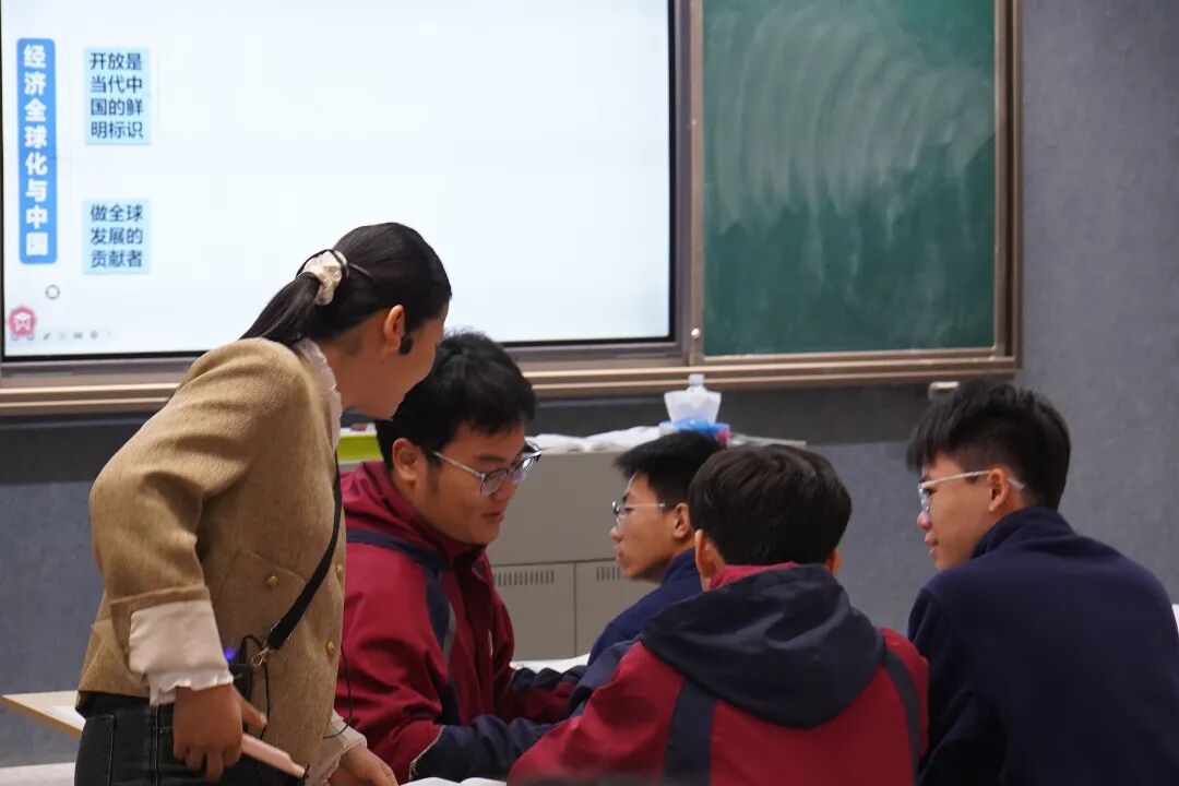 同课异构展风采，教学评一体促提升——高要区高中思想政治学科高三课堂教学研讨活动在我校成功举行