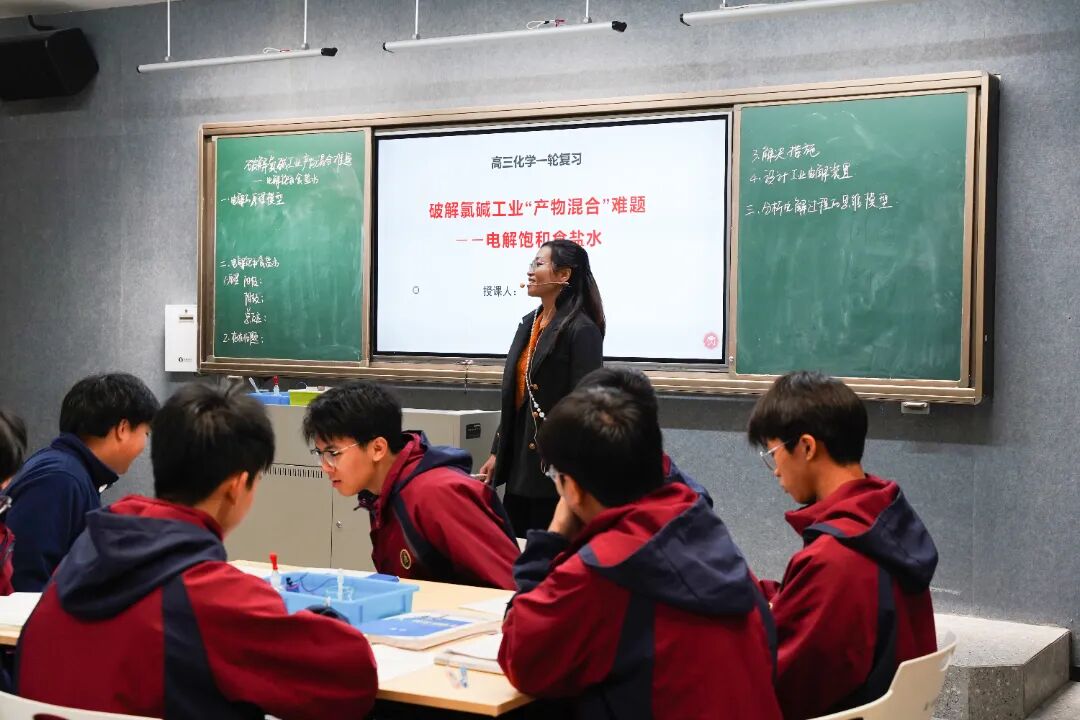 同课异构探高效，评教相长促精优——高要区高三化学专题教研暨李永海、廖元益名师工作室联合活动在荣源龙高级中学成功举行