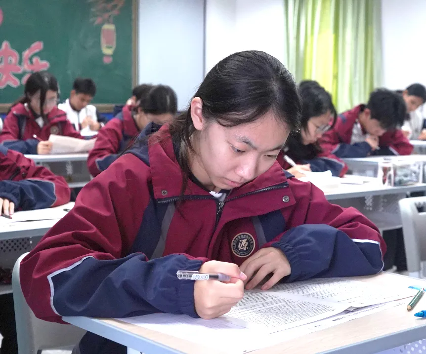 以考促学,闭环精进!荣源龙高级中学12月阶段性考试顺利进行 以考促学,闭环精进!荣源龙高级中学12月阶段性考试顺利进行