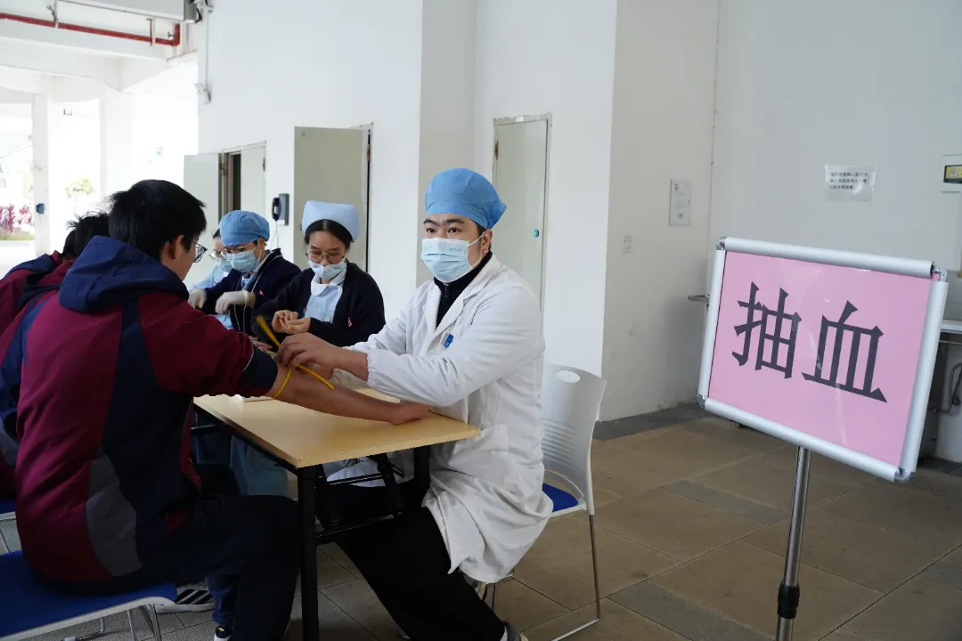 护航高考,健康先行——荣源龙高级中学高三高考体检有序启动 护航高考,健康先行——荣源龙高级中学高三高考体检有序启动