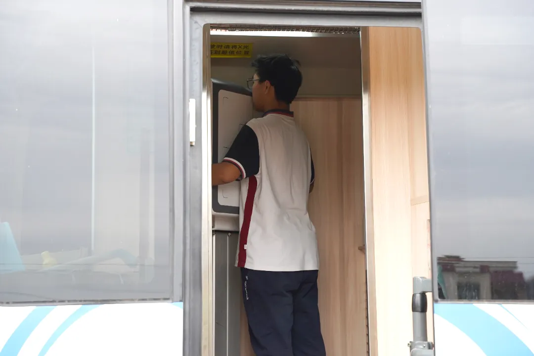 护航高考,健康先行——荣源龙高级中学高三高考体检有序启动 护航高考,健康先行——荣源龙高级中学高三高考体检有序启动