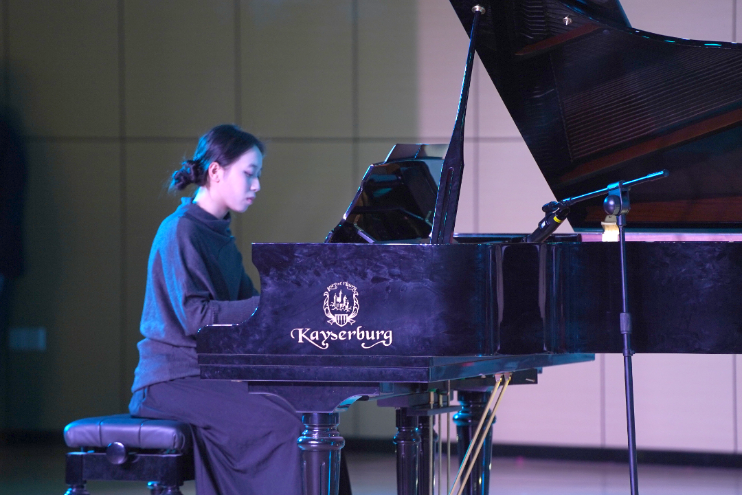 春序启章,骏程致远|荣源龙高级中学2026年元旦文艺晚会圆满落幕 春序启章,骏程致远|荣源龙高级中学2026年元旦文艺晚会圆满落幕