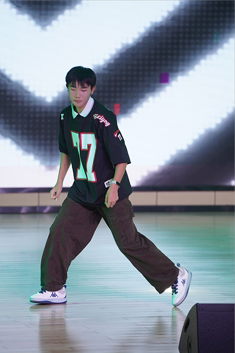 春序启章,骏程致远|荣源龙高级中学2026年元旦文艺晚会圆满落幕 春序启章,骏程致远|荣源龙高级中学2026年元旦文艺晚会圆满落幕