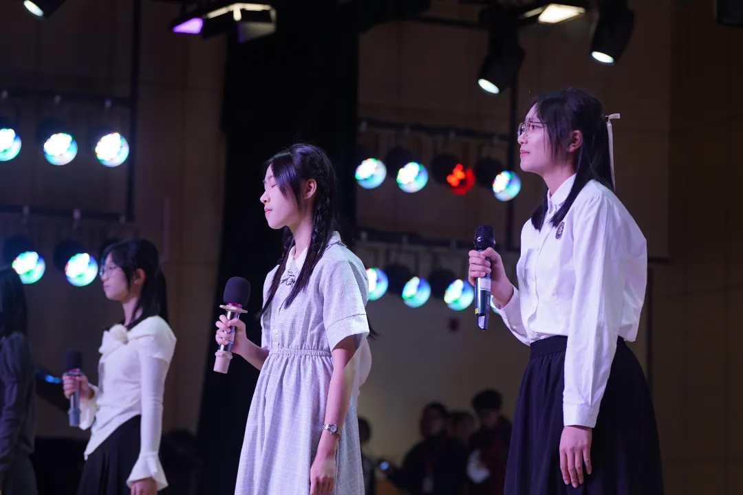 春序启章,骏程致远|荣源龙高级中学2026年元旦文艺晚会圆满落幕 春序启章,骏程致远|荣源龙高级中学2026年元旦文艺晚会圆满落幕