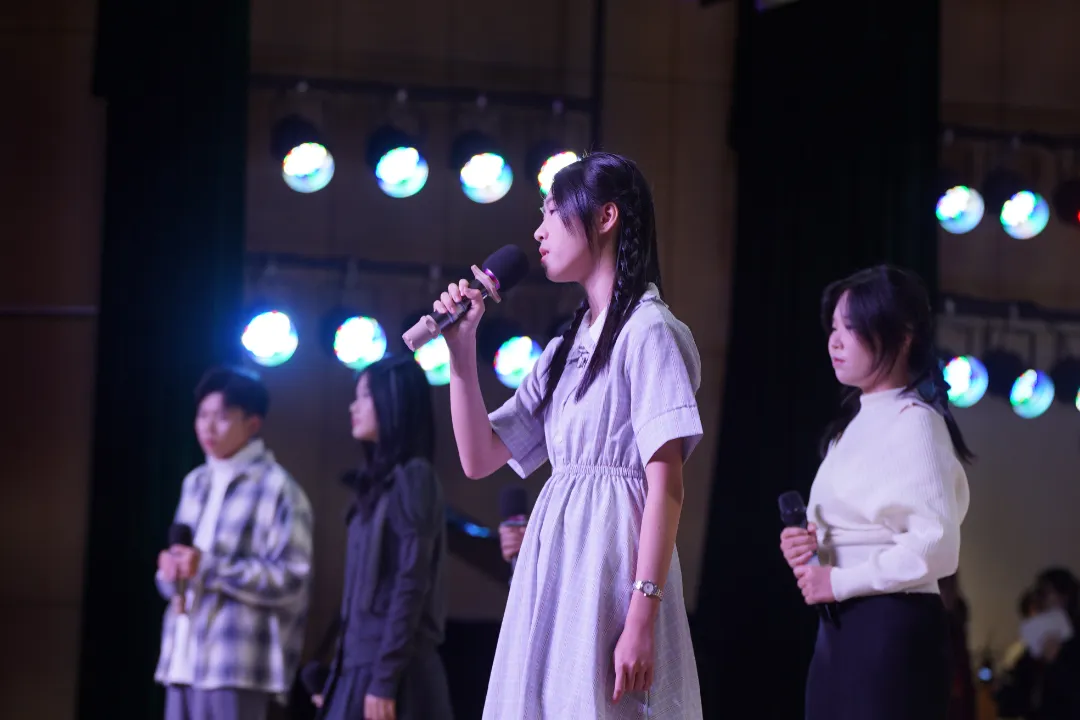 春序启章,骏程致远|荣源龙高级中学2026年元旦文艺晚会圆满落幕 春序启章,骏程致远|荣源龙高级中学2026年元旦文艺晚会圆满落幕