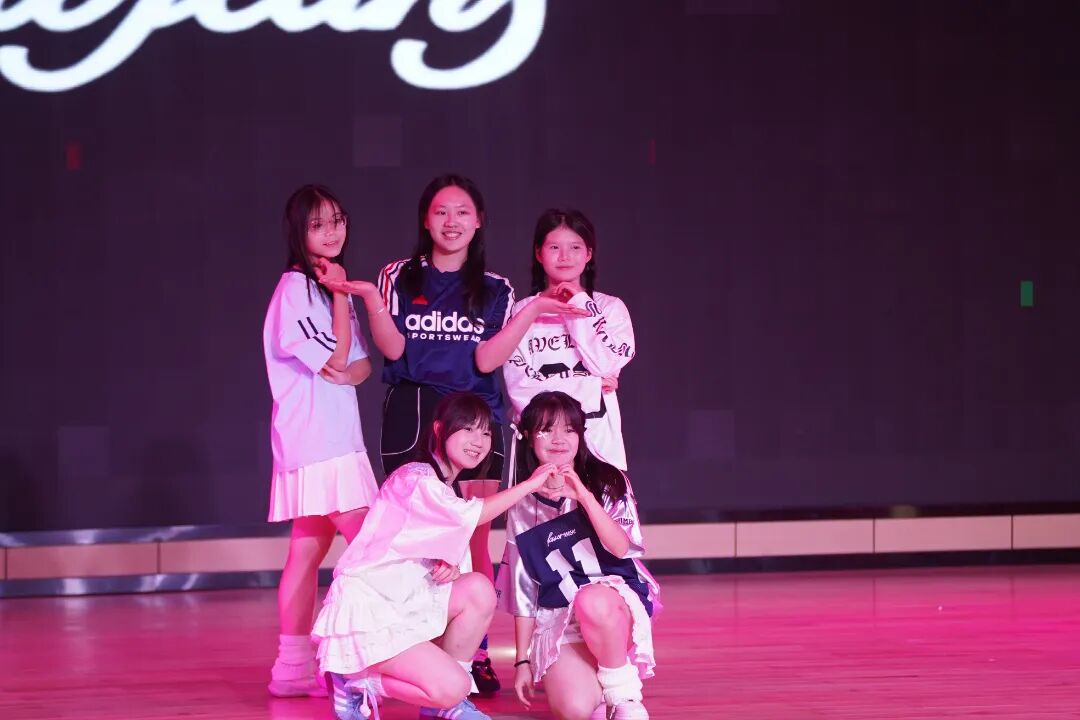 春序启章,骏程致远|荣源龙高级中学2026年元旦文艺晚会圆满落幕 春序启章,骏程致远|荣源龙高级中学2026年元旦文艺晚会圆满落幕