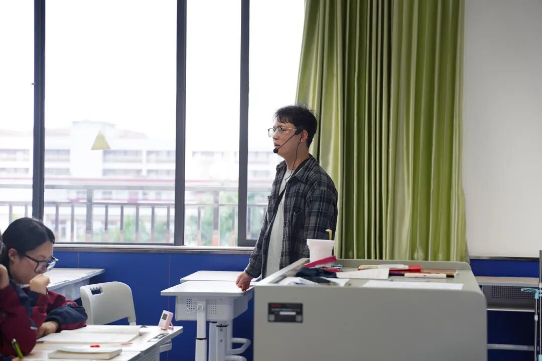 【守望者手记】选考班要“深”,学考班要“稳”:一位年轻教师的差异化教学探索 【守望者手记】选考班要“深”,学考班要“稳”:一位年轻教师的差异化教学探索