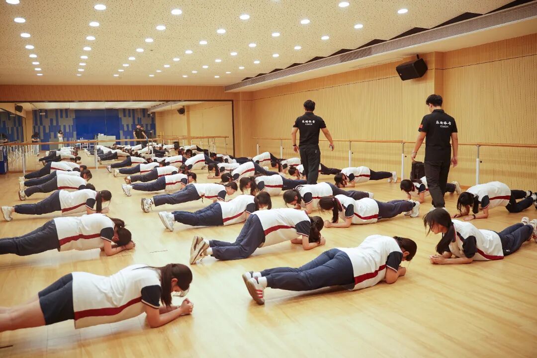 以汗水为墨，赴青春之约