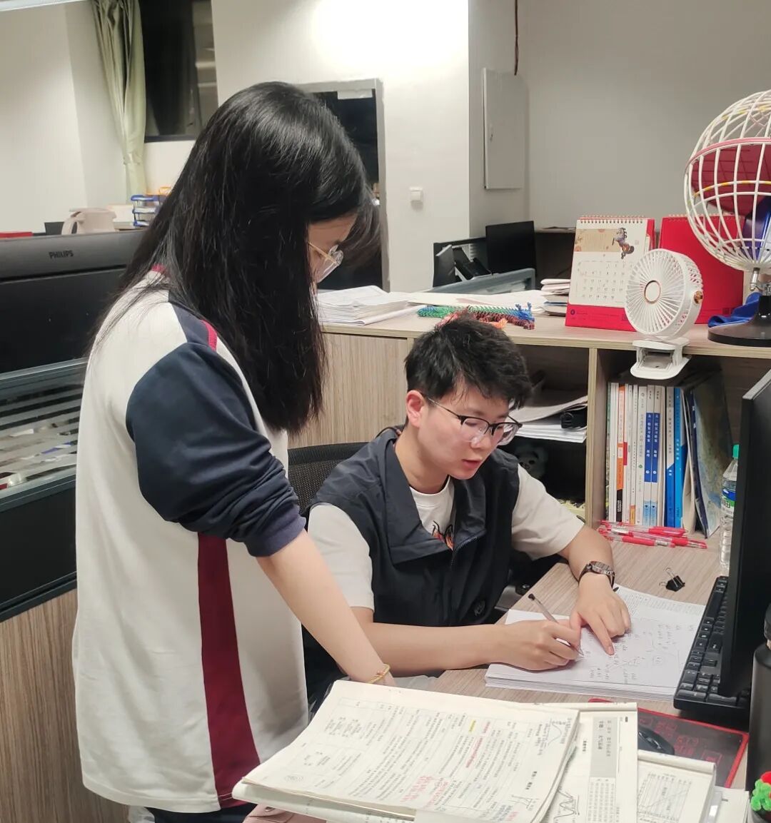 深耕双师，笃行致远｜荣源龙高中以双师之力，助学子逐梦前行
