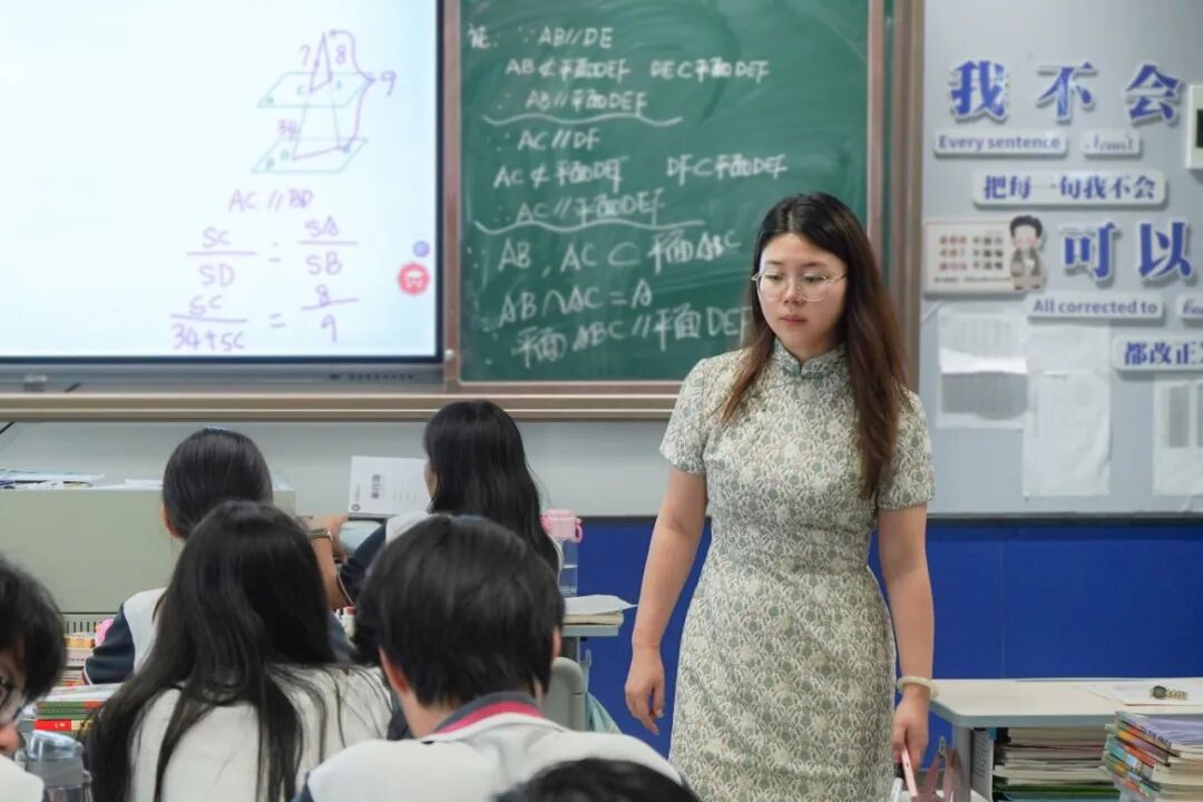 星耀荣源龙,赋能成长路 |4月教师月度之星风采展示 星耀荣源龙,赋能成长路 |4月教师月度之星风采展示