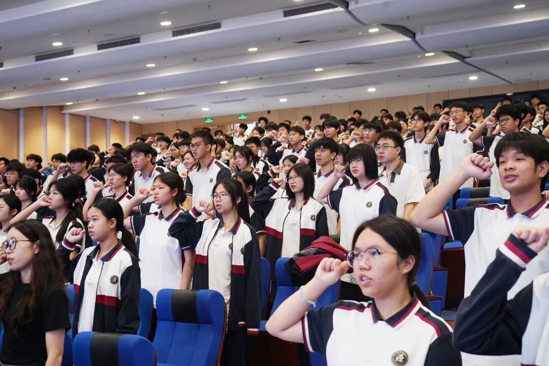 珍爱生命,防溺护航——荣源龙高级中学开展中小学生体验式防溺水安全培训 珍爱生命,防溺护航——荣源龙高级中学开展中小学生体验式防溺水安全培训