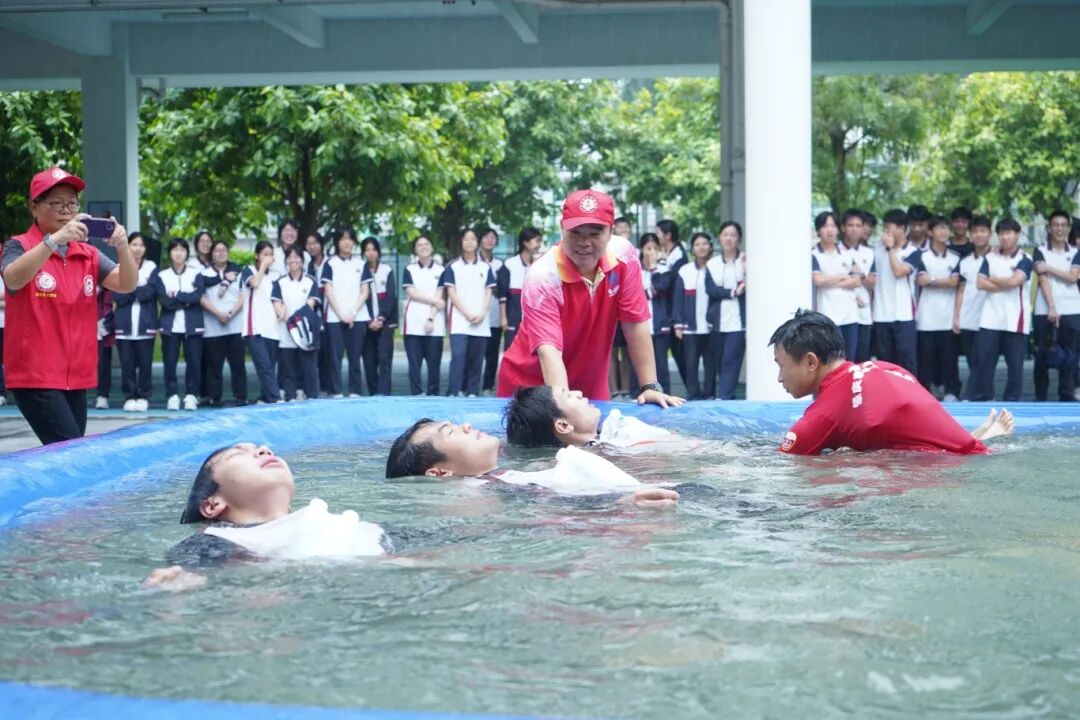 珍爱生命,防溺护航——荣源龙高级中学开展中小学生体验式防溺水安全培训 珍爱生命,防溺护航——荣源龙高级中学开展中小学生体验式防溺水安全培训