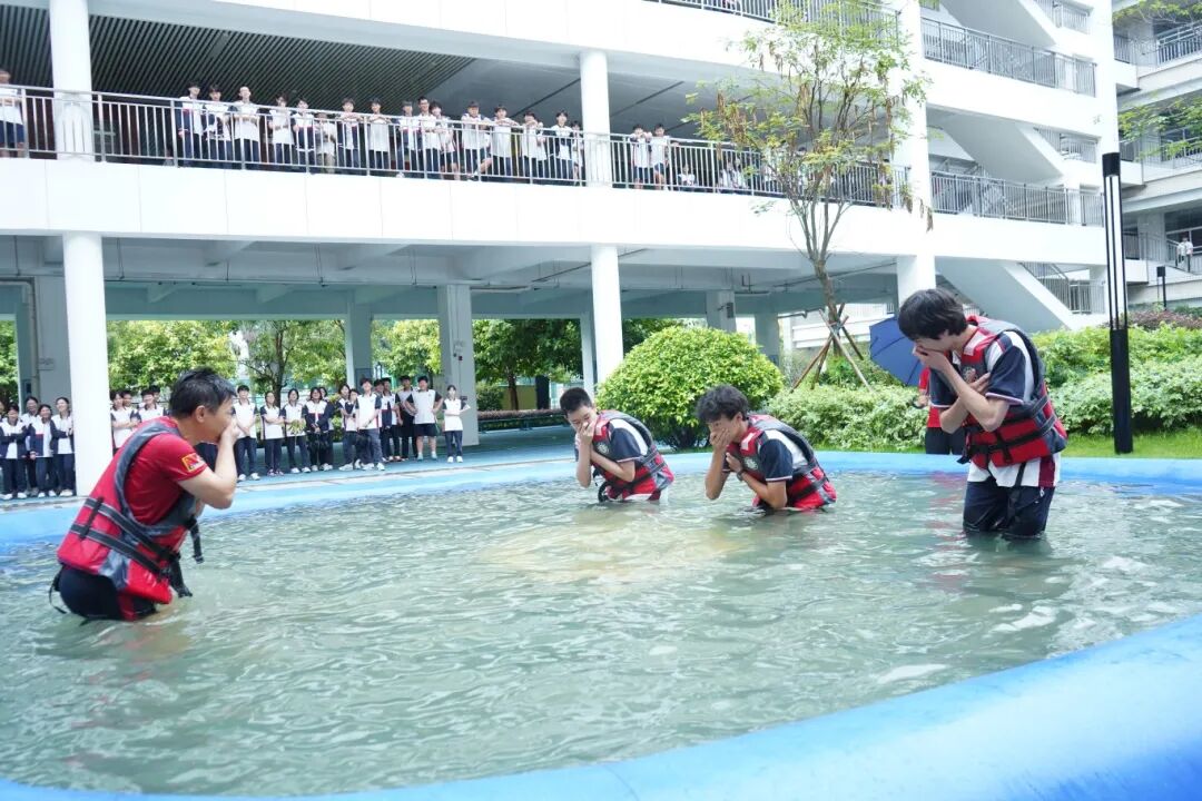珍爱生命,防溺护航——荣源龙高级中学开展中小学生体验式防溺水安全培训 珍爱生命,防溺护航——荣源龙高级中学开展中小学生体验式防溺水安全培训