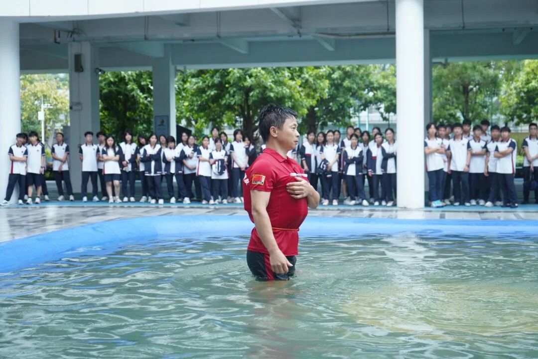 珍爱生命,防溺护航——荣源龙高级中学开展中小学生体验式防溺水安全培训 珍爱生命,防溺护航——荣源龙高级中学开展中小学生体验式防溺水安全培训