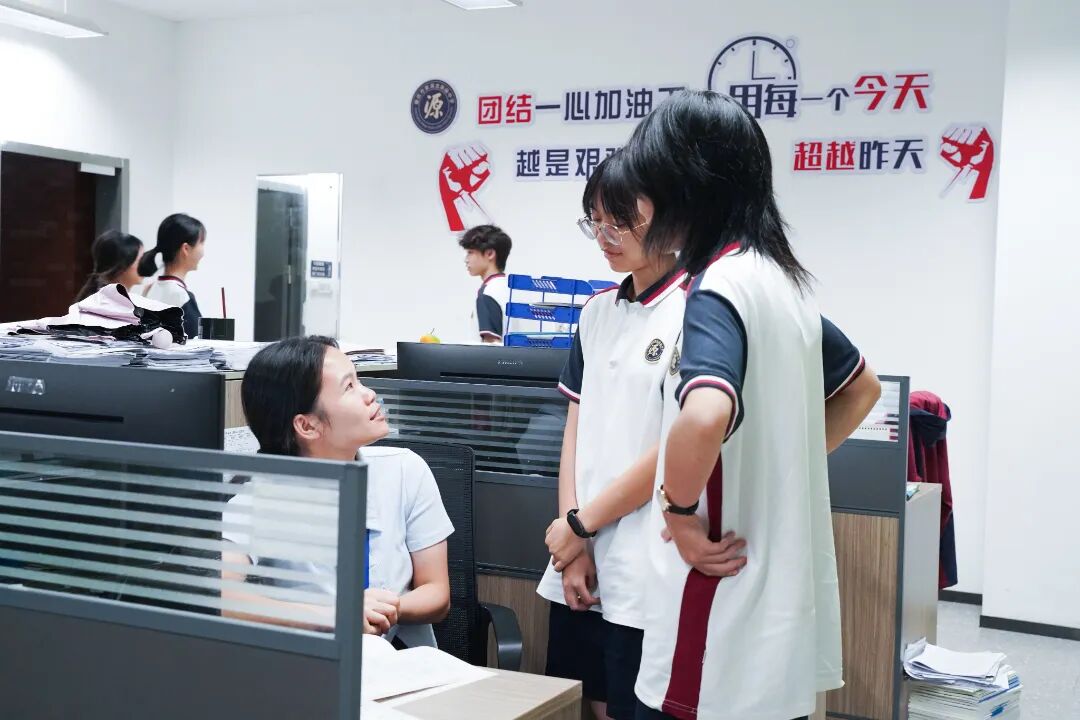 星耀荣源龙,匠心伴学路|5月教师月度辅导之星风采展 星耀荣源龙,匠心伴学路|5月教师月度辅导之星风采展