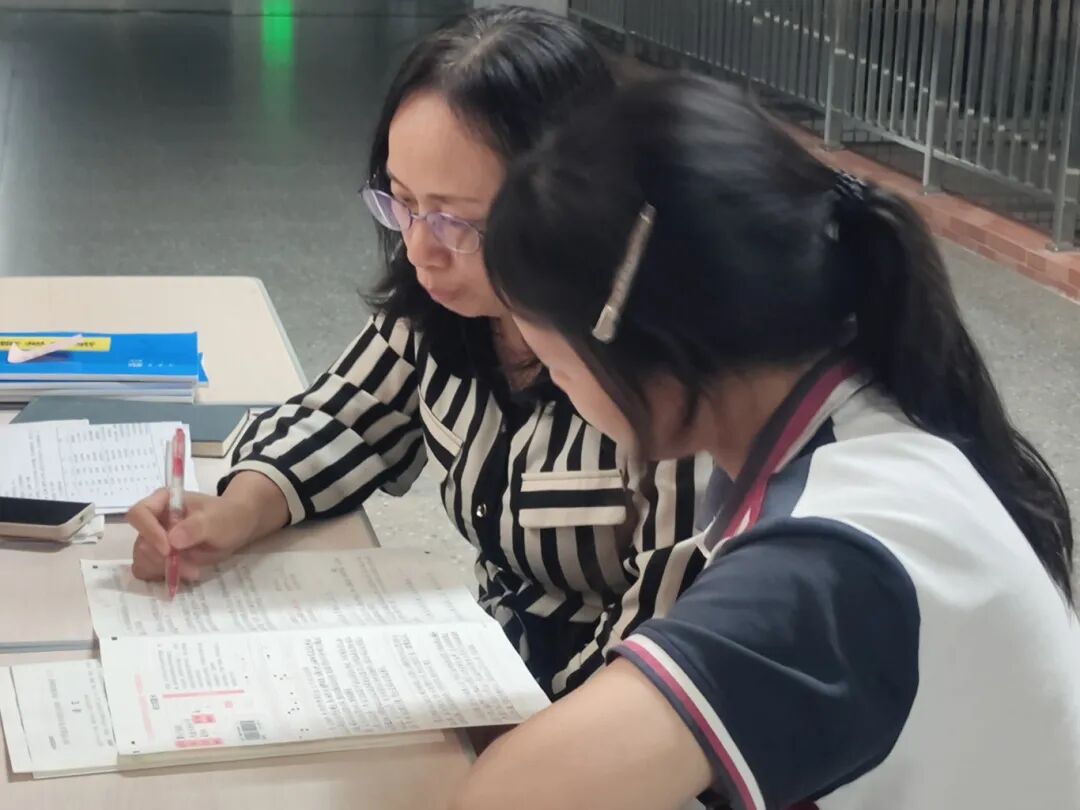 星耀荣源龙,匠心伴学路|5月教师月度辅导之星风采展 星耀荣源龙,匠心伴学路|5月教师月度辅导之星风采展
