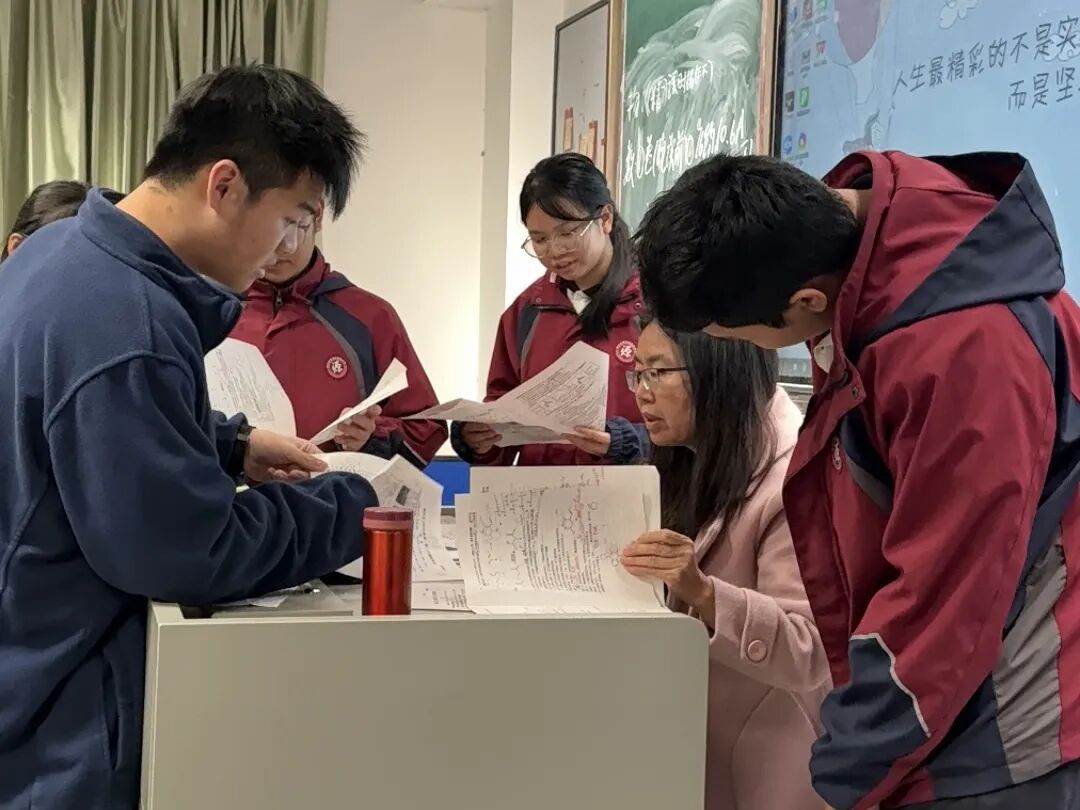 星耀荣源龙,匠心伴学路|5月教师月度辅导之星风采展 星耀荣源龙,匠心伴学路|5月教师月度辅导之星风采展