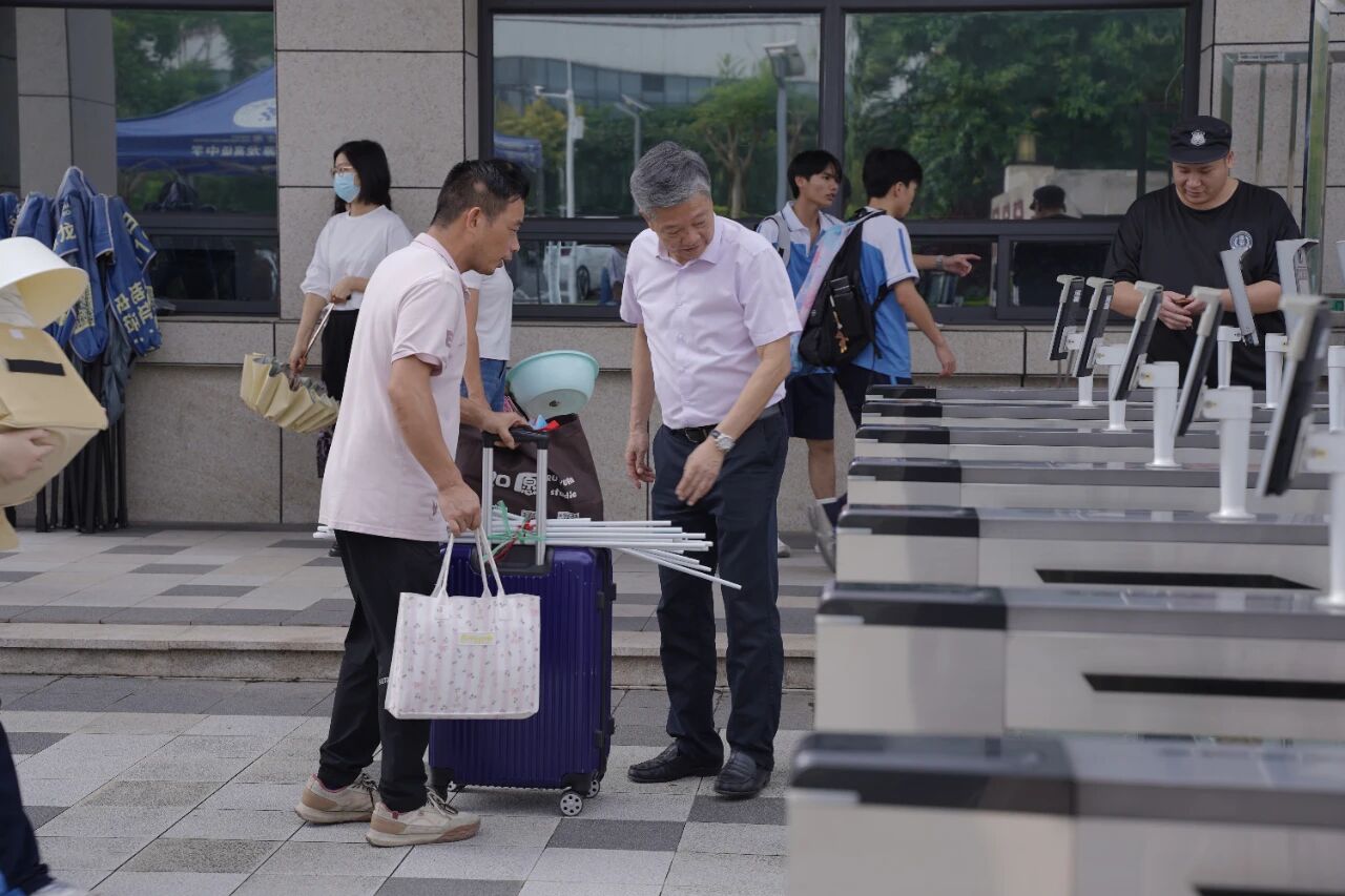 惜别荣源龙,逐梦赴新程|肇庆市实验中学学子归校 惜别荣源龙,逐梦赴新程|肇庆市实验中学学子归校