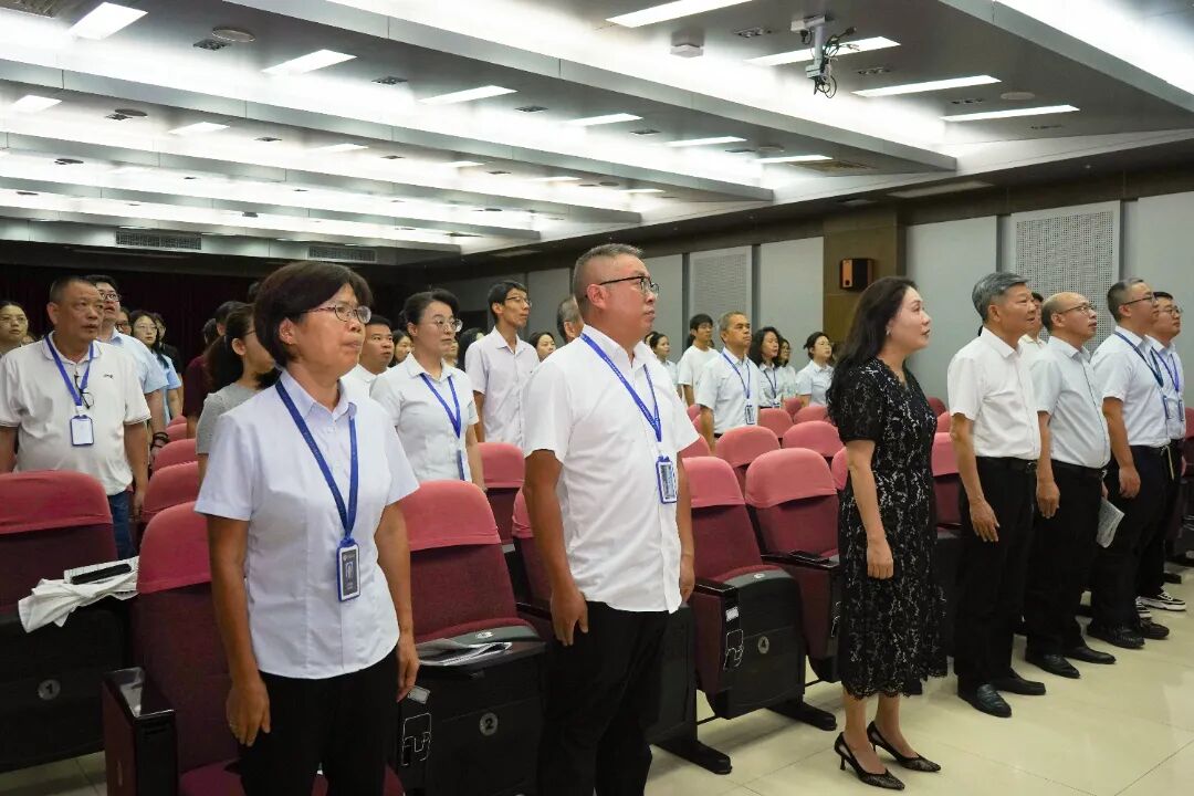 凝心聚力 追求卓越 共创荣源龙新辉煌|荣源龙2026——2027学年第一学期全体教职工大会 凝心聚力 追求卓越 共创荣源龙新辉煌|荣源龙2026——2027学年第一学期全体教职工大会